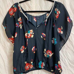 American Eagle Outfitters - Woman's Floral Blouse - M